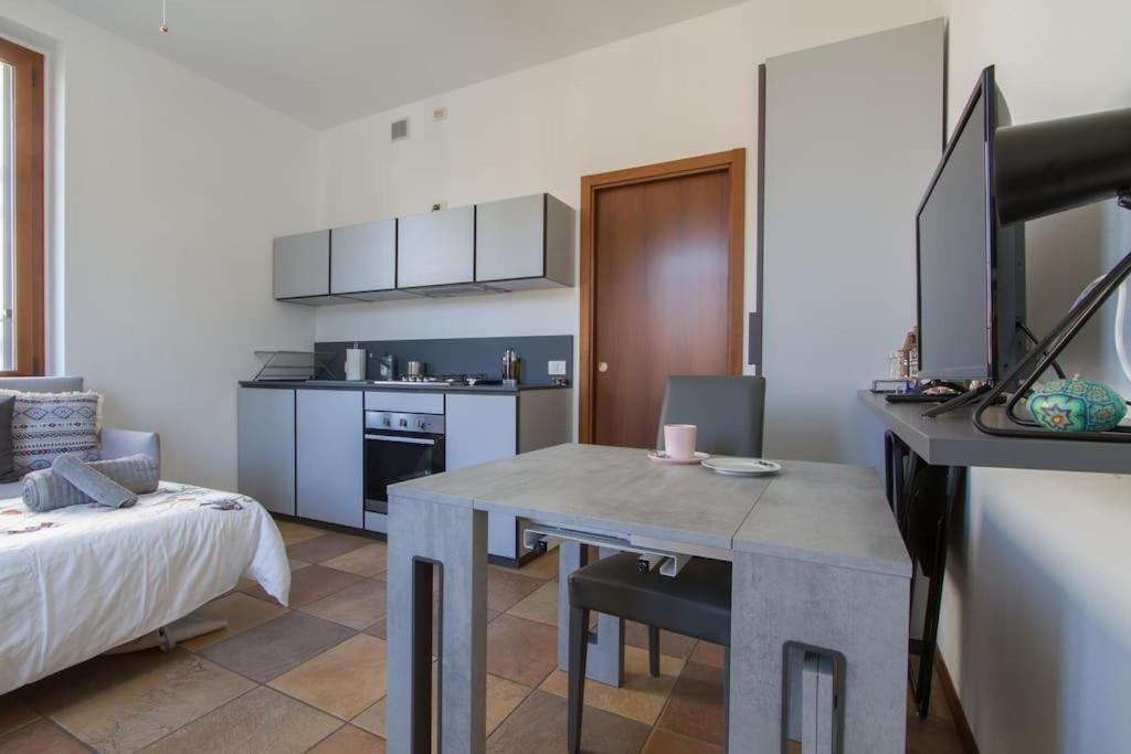 Fabulous Studio In Monza 15 Km To Milan City Centre Екстериор снимка